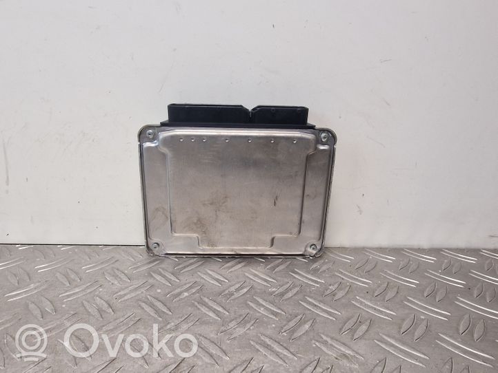 Volkswagen PASSAT B5.5 Sterownik / Moduł ECU 8E0907401J