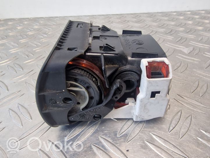 Volkswagen PASSAT B5.5 Copertura griglia di ventilazione laterale cruscotto 3B0819703D