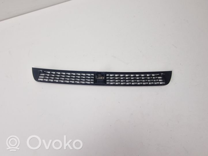 Audi A8 S8 D3 4E Lango oro grotelės 4E0819632C