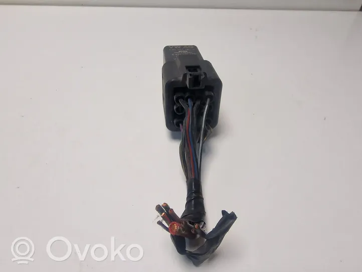 Volkswagen Golf V Przekaźnik / Modul układu ogrzewania wstępnego 03G907282A