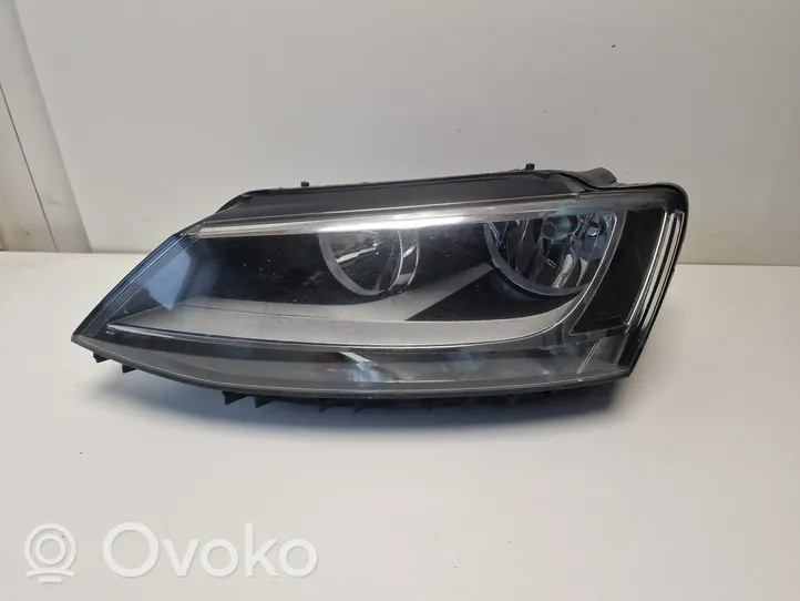 Volkswagen Jetta VI Lampa przednia 5C7941005A