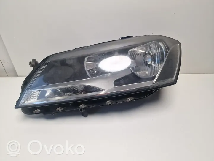 Volkswagen PASSAT B7 Lampa przednia 3AC941005