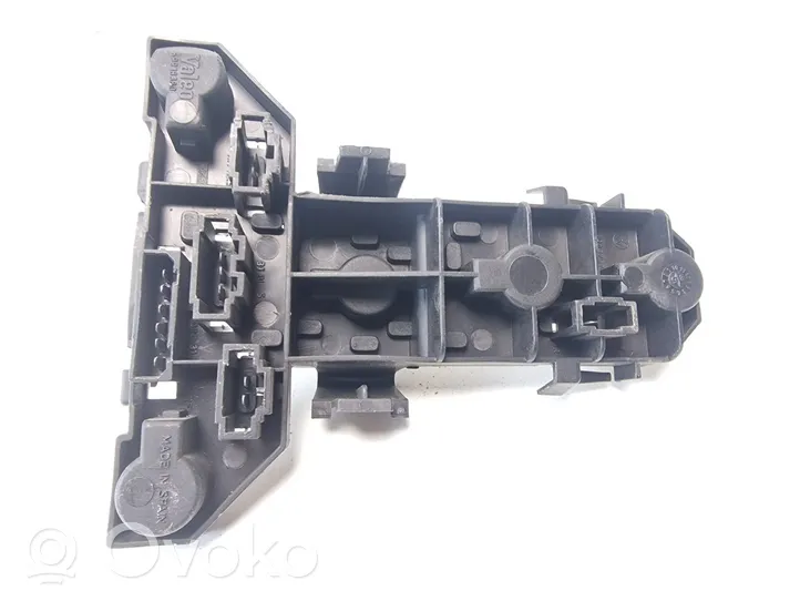 Volkswagen Golf IV Porte ampoule de feu arrière 1J6945257