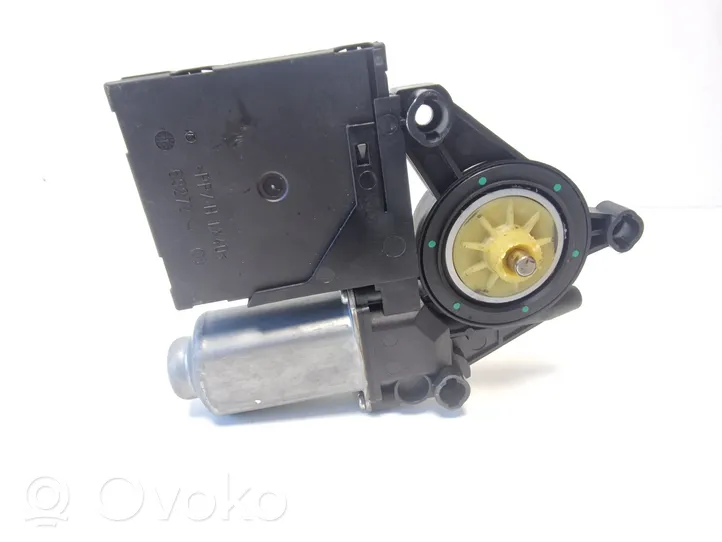 Volkswagen Touran I Moteur de lève-vitre de porte avant 1T0959702A