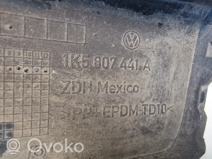 Volkswagen Jetta V Zaślepka haka holowniczego zderzaka tylnego 1K5807441A