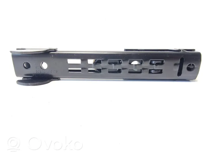 Volkswagen Jetta V Rail de réglage hauteur de ceinture de sécurité 1T0857819