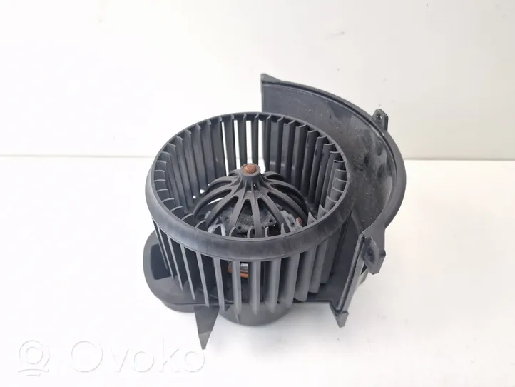 Audi Q7 4L Ventola riscaldamento/ventilatore abitacolo 4L2820021