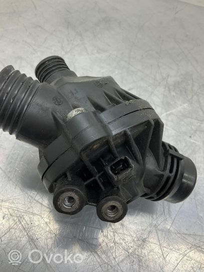 BMW 5 E60 E61 Boîtier de thermostat / thermostat 7549476