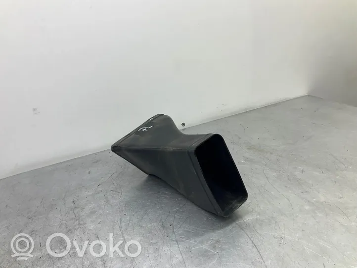 BMW 5 E60 E61 Intercooler air channel guide 7178085