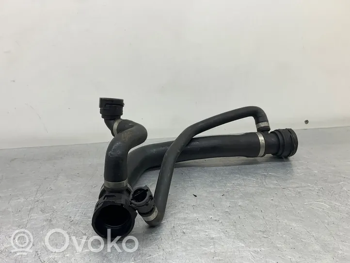 BMW 5 E60 E61 Tuyau de liquide de refroidissement moteur 7508036