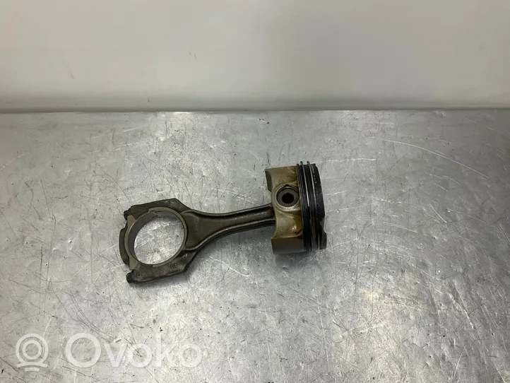 BMW 5 F10 F11 Piston with connecting rod 7843237