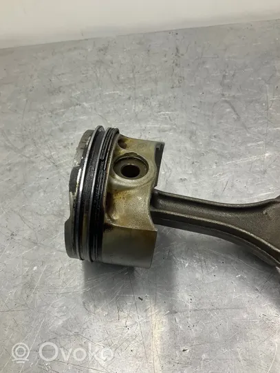 BMW 5 F10 F11 Piston with connecting rod 7843237