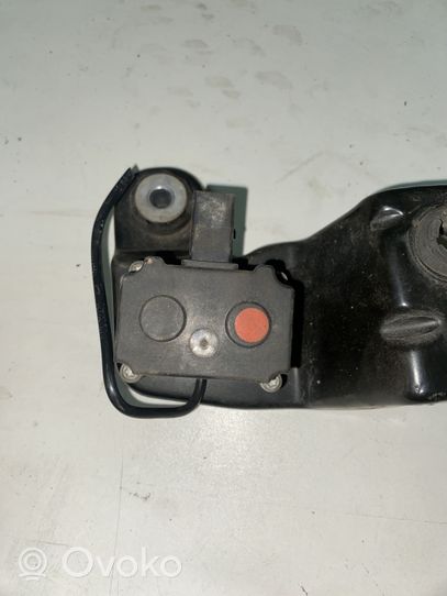 BMW X5 E70 Supporto del compressore ad aria dello pneumatico 37226775479