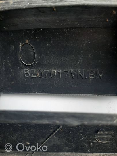 Mercedes-Benz A W168 Grille calandre de capot BZ07017VN