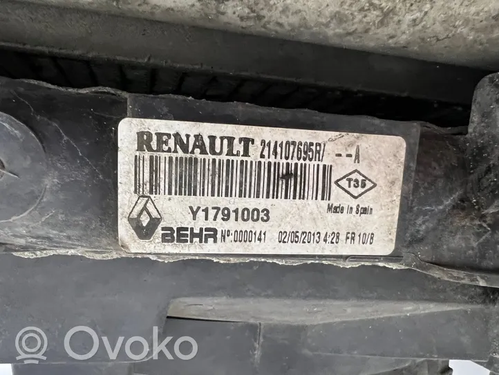 Renault Master III Комплект радиатора 214107695R
