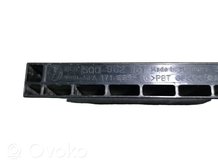 Audi A3 S3 8V Antena wewnętrzna 5Q0962131