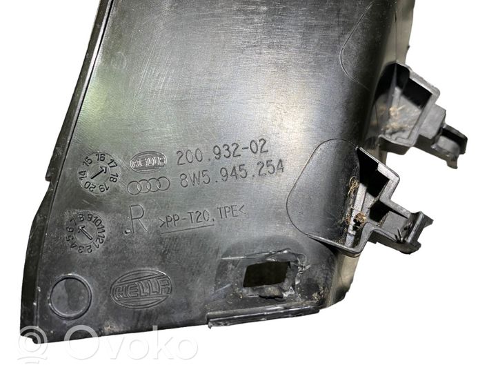 Audi A4 S4 B9 Aizmugurējā luktura detaļa 8W5945254