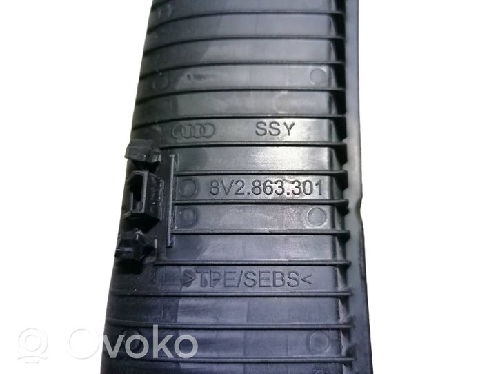 Audi A3 S3 8V Kosnsolės stalčiuko/lentinėlės paklotėlis 8V2863301