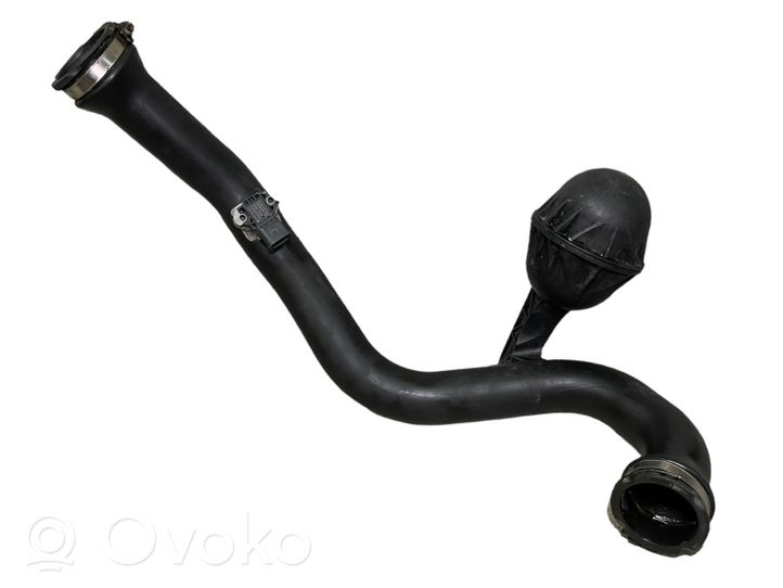 Audi A4 S4 B9 Tube d'admission de tuyau de refroidisseur intermédiaire 8W0145673P