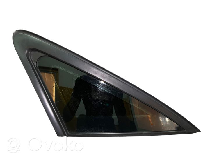 Audi A4 S4 B9 Fenêtre latérale avant / vitre triangulaire 8W5845300