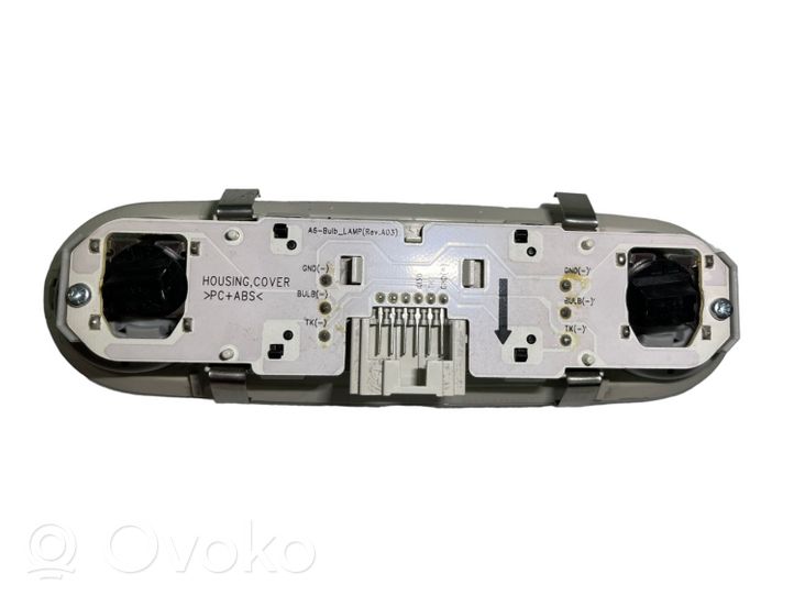 Audi A6 S6 C7 4G Aizmugurējo vietu apgaismojums 4G0947111