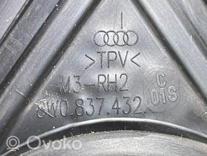 Audi A4 S4 B9 Moulures des vitres de la porte avant 8W0837432