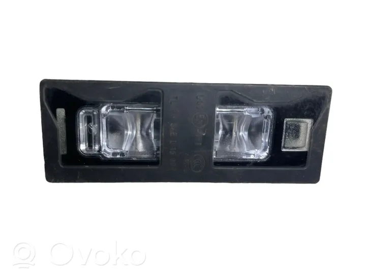 Audi A5 Lampa oświetlenia tylnej tablicy rejestracyjnej 8W6943021A