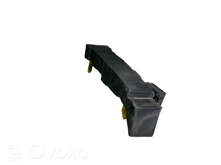 Audi A5 Priekinis tempimo kilpos dangtelis 8W0807251A