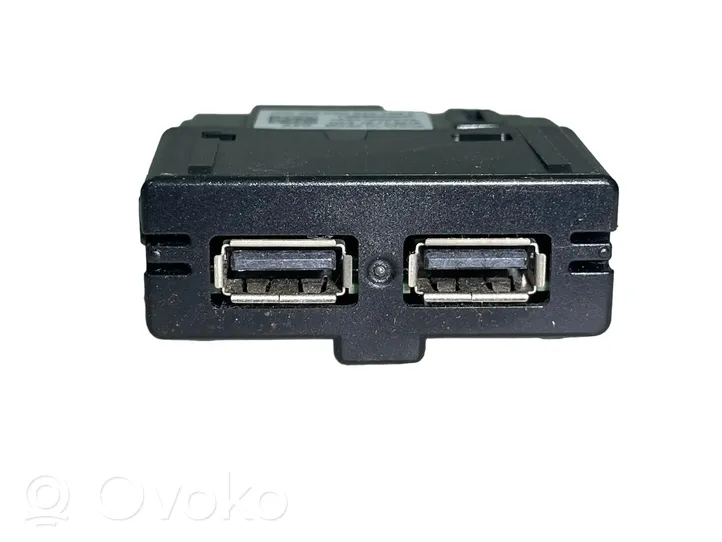 Audi A5 USB jungtis 5Q0035726L