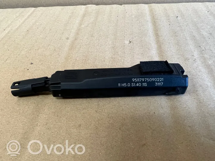 Audi A4 S4 B9 Avaimettoman käytön ohjainlaite/moduuli 8W0927754