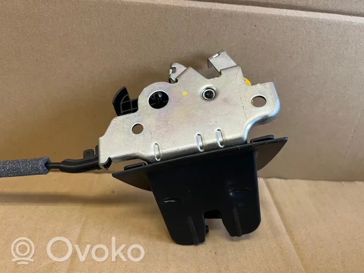 Audi A4 S4 B9 Siłownik elektryczny podnoszenia klapy tylnej / bagażnika 3V5827887B