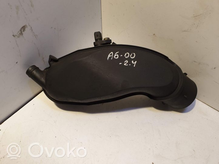 Audi A6 S6 C5 4B Oro paėmimo kanalo detalė (-ės) 078133356F