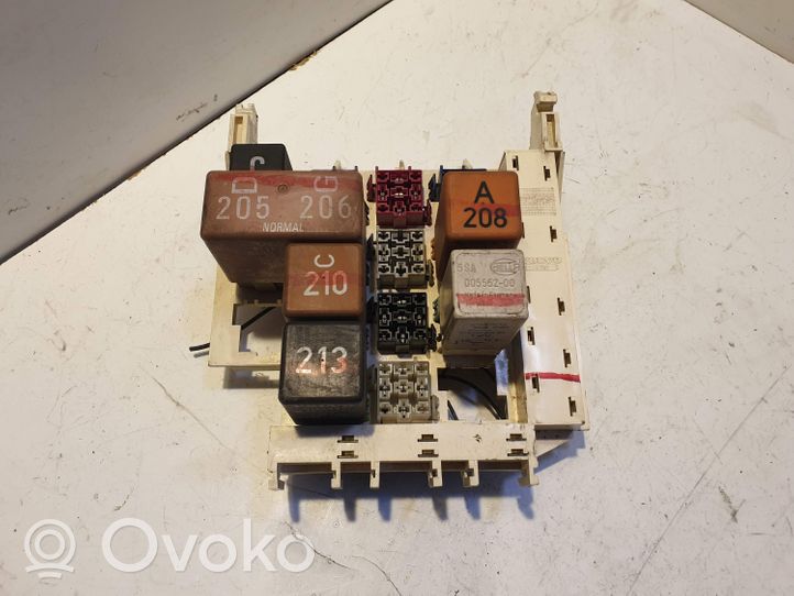 Volvo 850 Module de fusibles 6849794