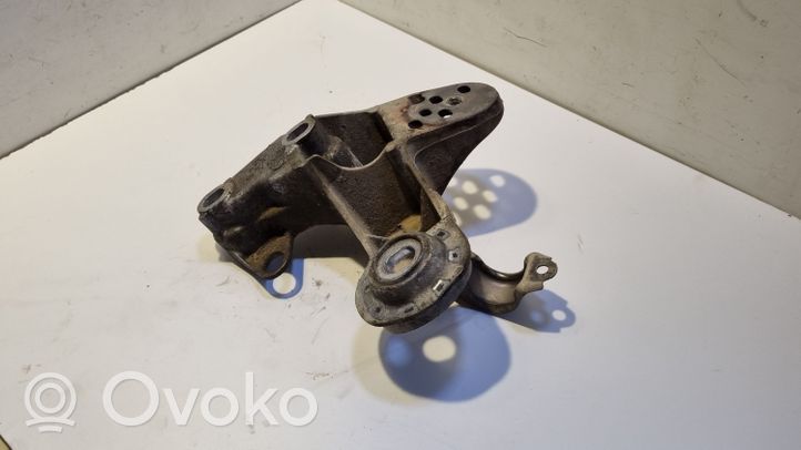 Audi A4 S4 B7 8E 8H Support, suspension du moteur 8E0199351