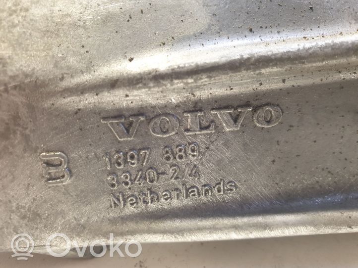 Volvo 850 Moottorin kiinnikekorvake (käytetyt) 1397889