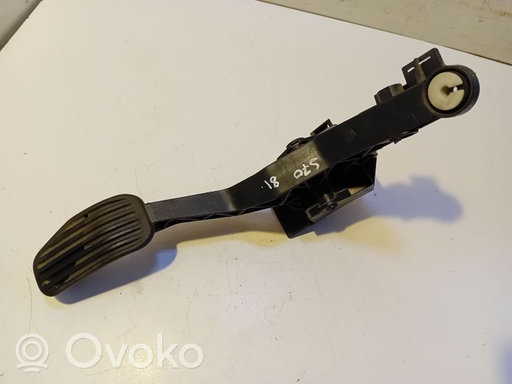 Volvo S70  V70  V70 XC Pedale dell’acceleratore 6842390