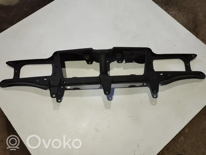 Volvo S70  V70  V70 XC Support de radiateur sur cadre face avant 912757