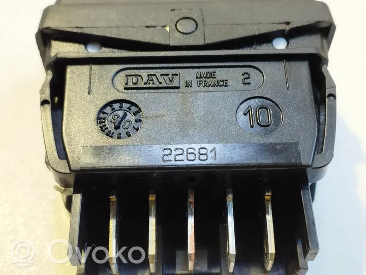 Citroen Xsara Picasso Logu pacēlāju vadības slēdzis (-dži) 22681