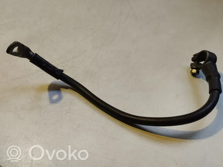 Audi A4 S4 B5 8D Cable negativo de tierra (batería) 8D1971235