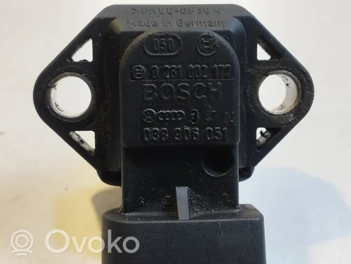 Audi A4 S4 B5 8D Czujnik ciśnienia powietrza 038906051