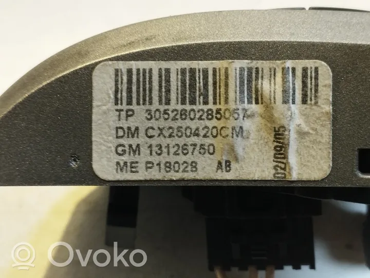 Opel Astra H Ohjauspyörän painikkeet/kytkimet 13126750