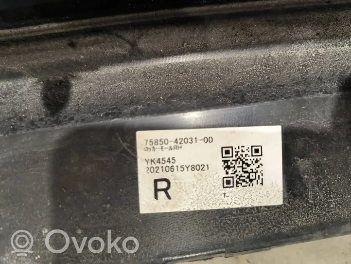 Toyota RAV 4 (XA50) Verkleidung Schweller vorne 20210615Y8021