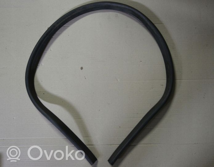 Volkswagen Tiguan Engine compartment rubber 