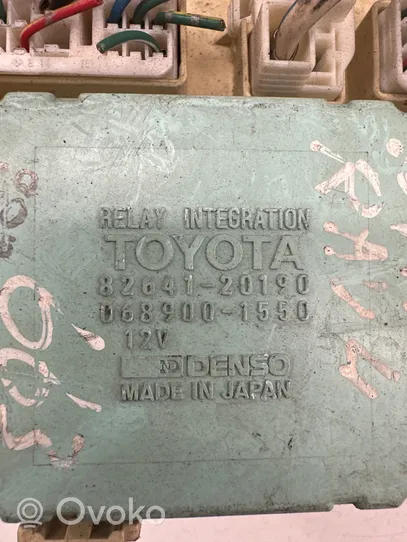 Toyota RAV 4 (XA10) Saugiklių dėžė (komplektas) 8264120190