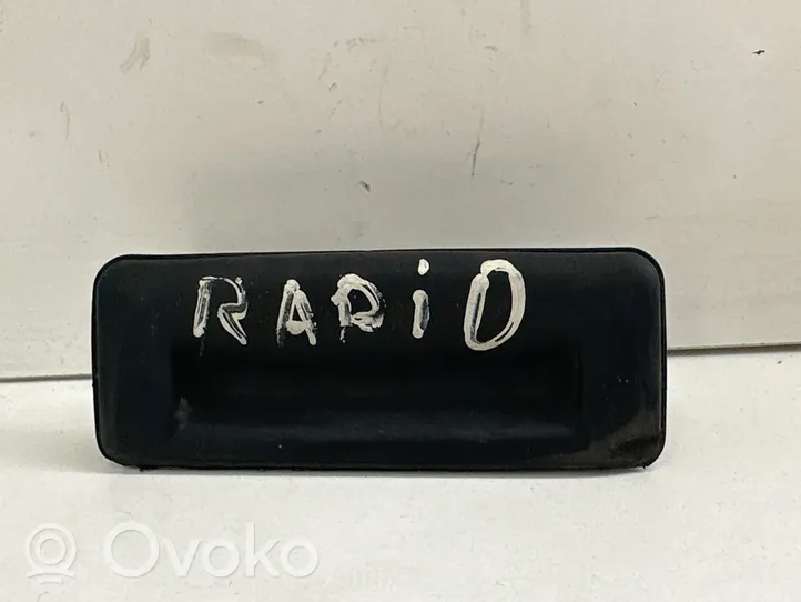 Skoda Rapid (NH) Uchwyt / Rączka zewnętrzna otwierania klapy tylnej / bagażnika 5E0827566