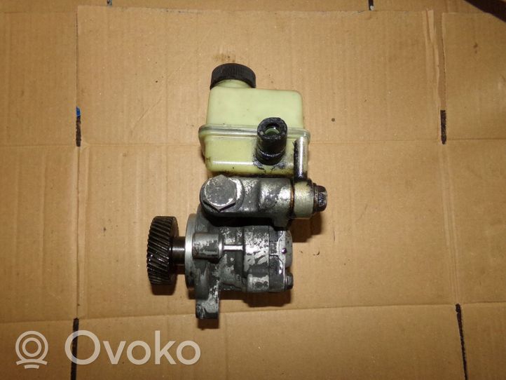 Mazda MPV II LW Power steering pump 