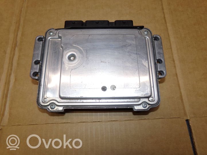 Citroen C5 Sterownik / Moduł ECU 0281011561