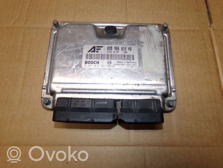 Volkswagen Sharan Sterownik / Moduł ECU 0281012287