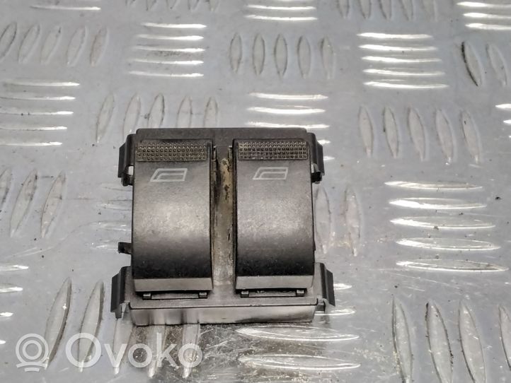 Audi A3 S3 8L Interruttore di controllo dell’alzacristalli elettrico 8L0959851