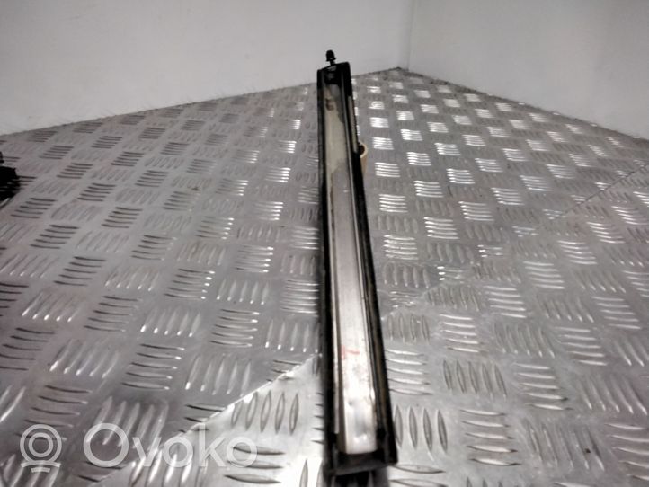 BMW 3 E30 Rivestimento parafango (modanatura) 1876133